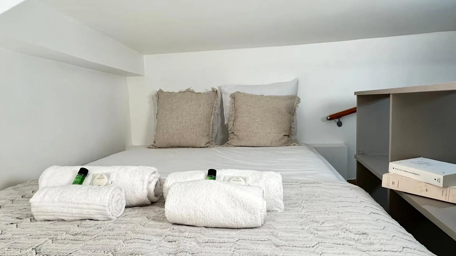 Stylish Studio Steps From Le Marais Apartment Paris