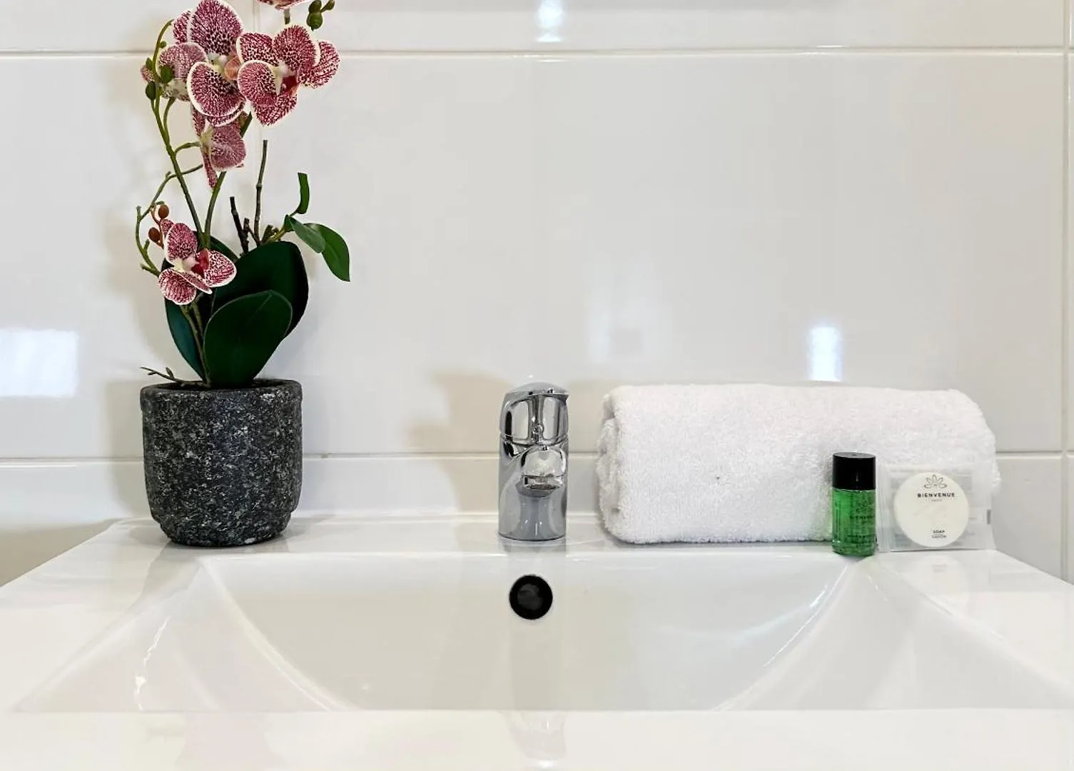 Stylish Studio Steps From Le Marais Apartment Paris