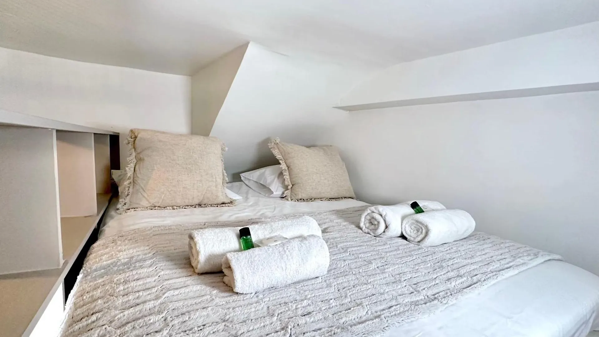 Stylish Studio Steps From Le Marais Apartment Paris
