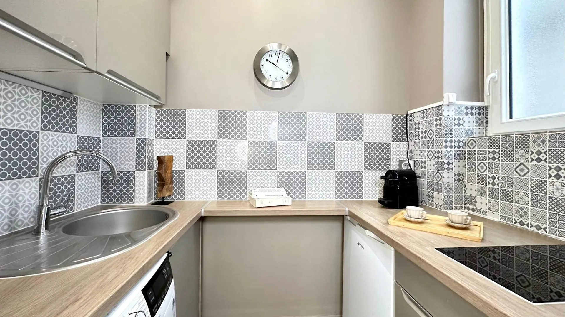 Stylish Studio Steps From Le Marais Apartment Paris