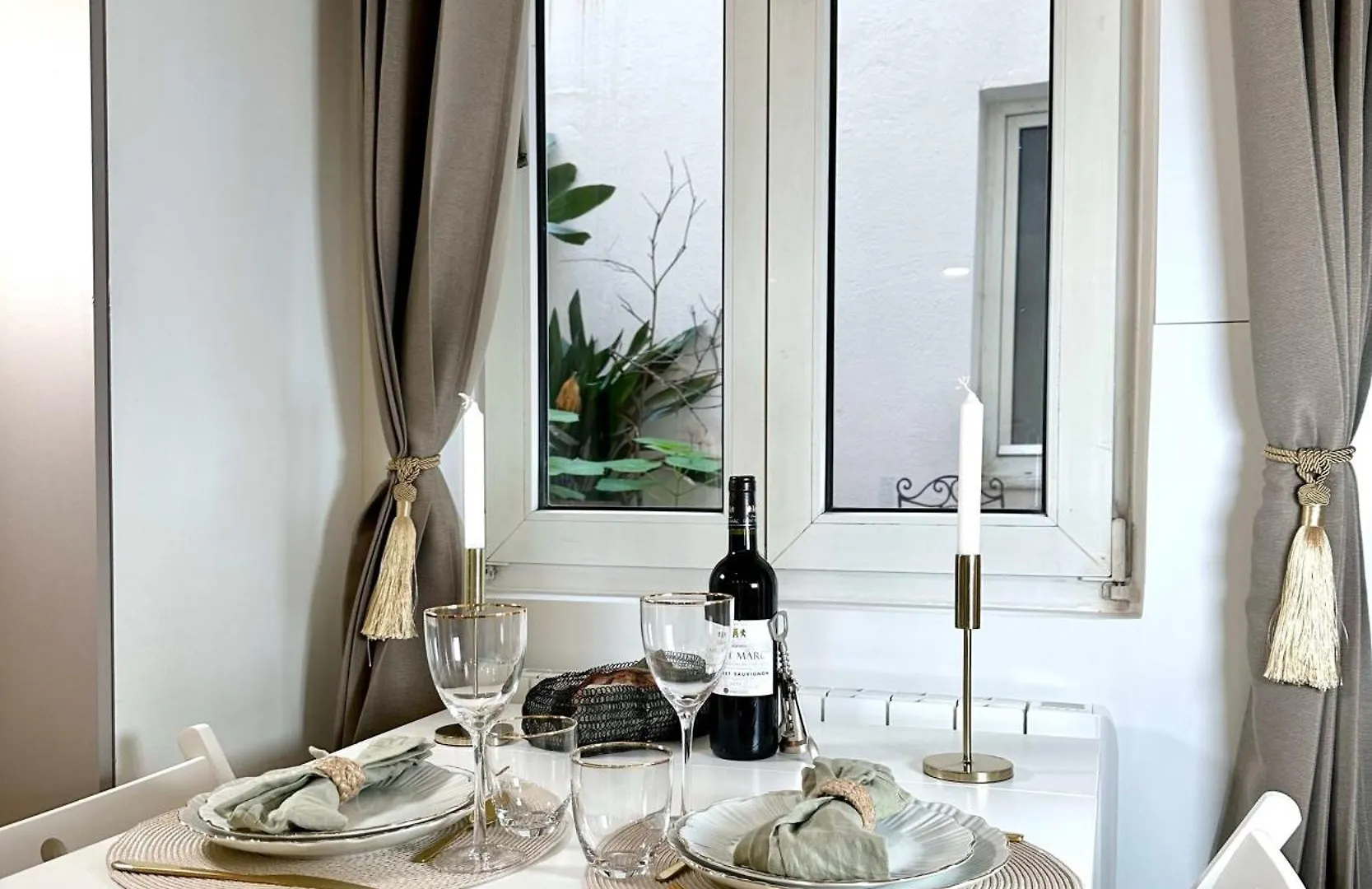 Stylish Studio Steps From Le Marais Apartment Paris