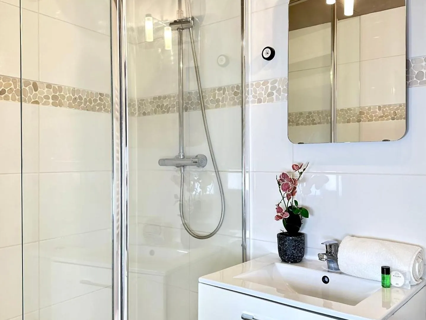 Stylish Studio Steps From Le Marais Apartment Paris France