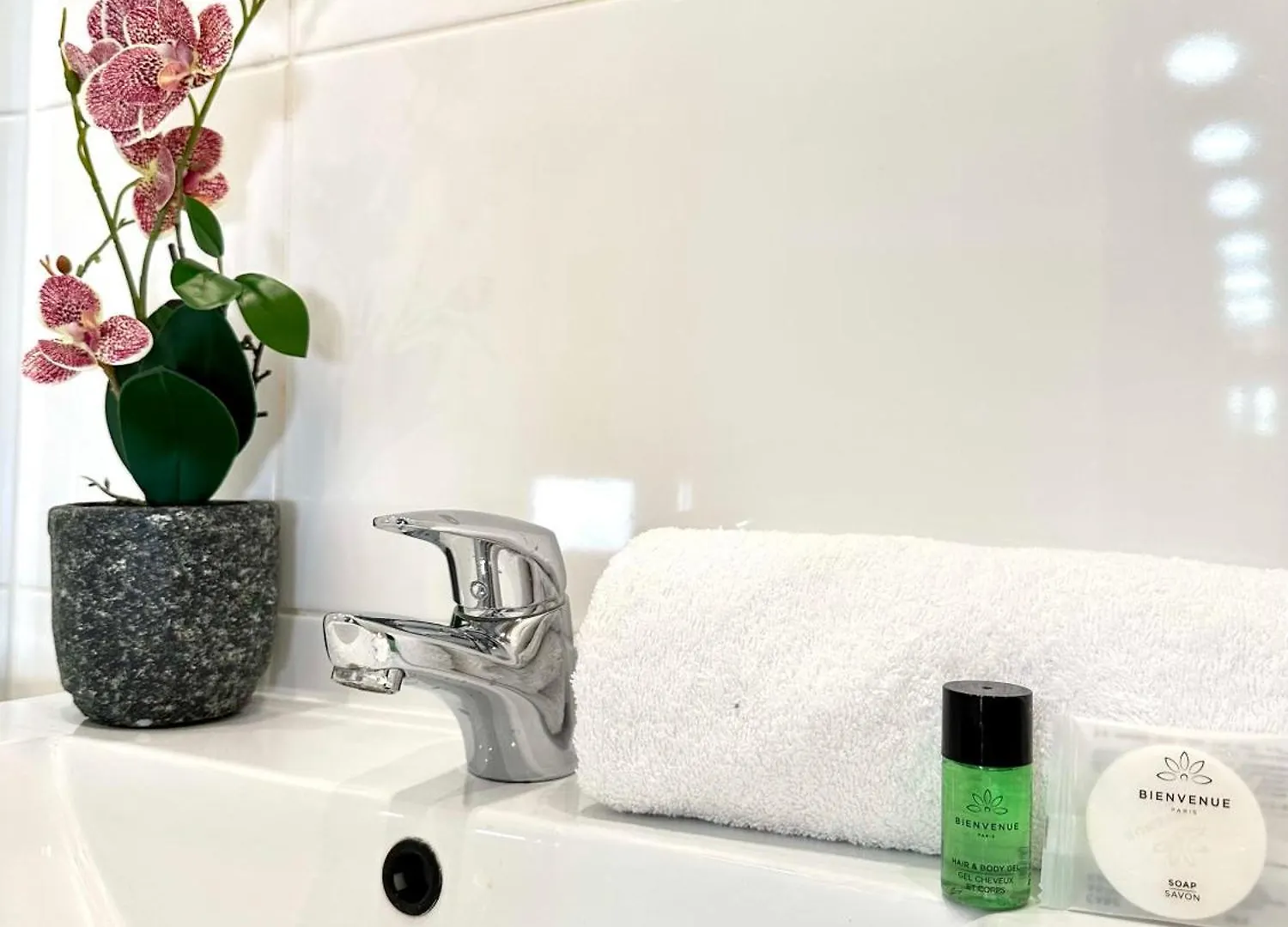 Stylish Studio Steps From Le Marais Apartment Paris