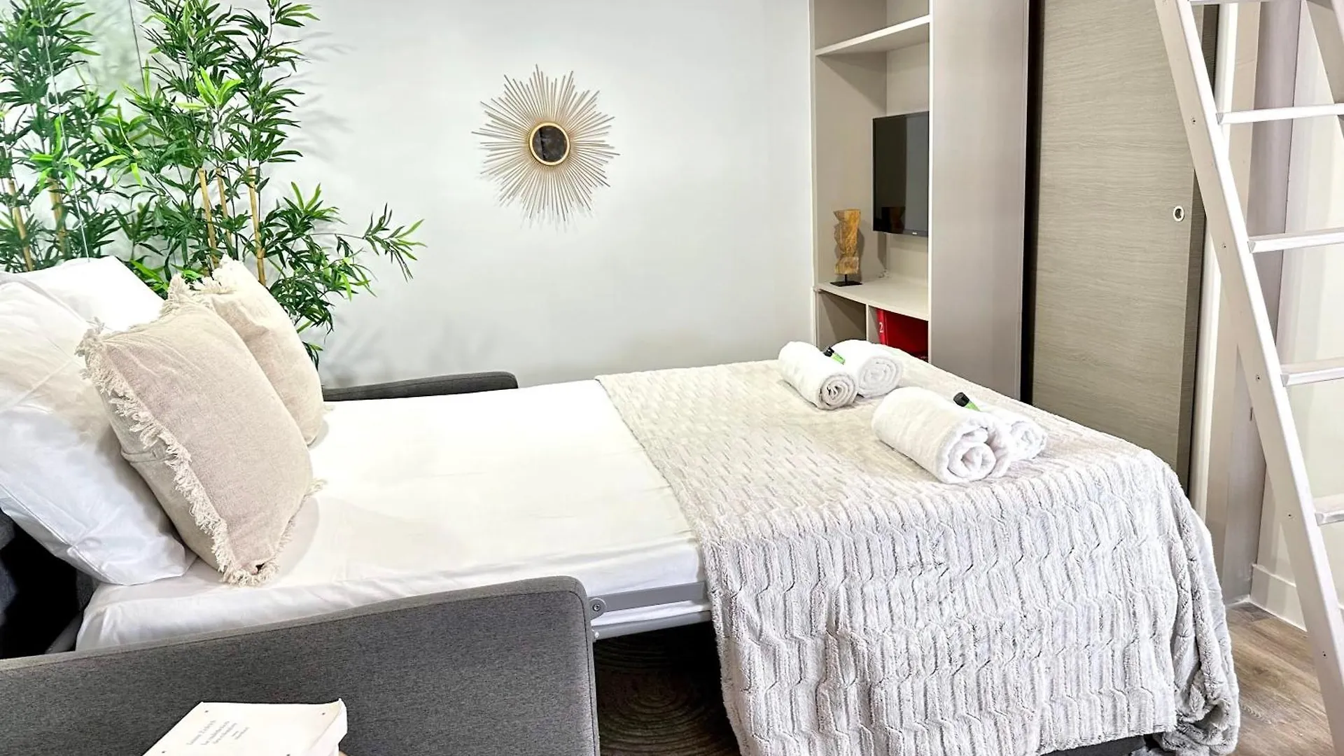 Stylish Studio Steps From Le Marais Apartment Paris